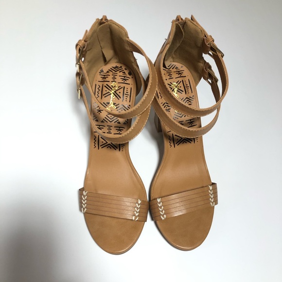 Qupid Strappy Tan Heel Sandals 7.5 - Picture 3 of 9